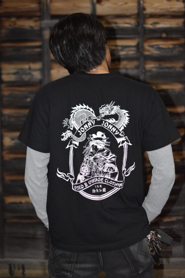古着屋 jonny jonny オリジナル "古物商 除新洳爾" Tシャツ　半袖Tシャツ　ブラック　新品　アメカジ　バイカーファッション　浮世絵　タトゥー　刺青　地獄太夫　歌川　セーラー・ジェリー　オールドスクールタトゥー　アメリカントラディショナルタトゥー　龍　舞妓　芸者　遊女　江戸時代　入れ墨　漢字　日本　古着屋　和風　