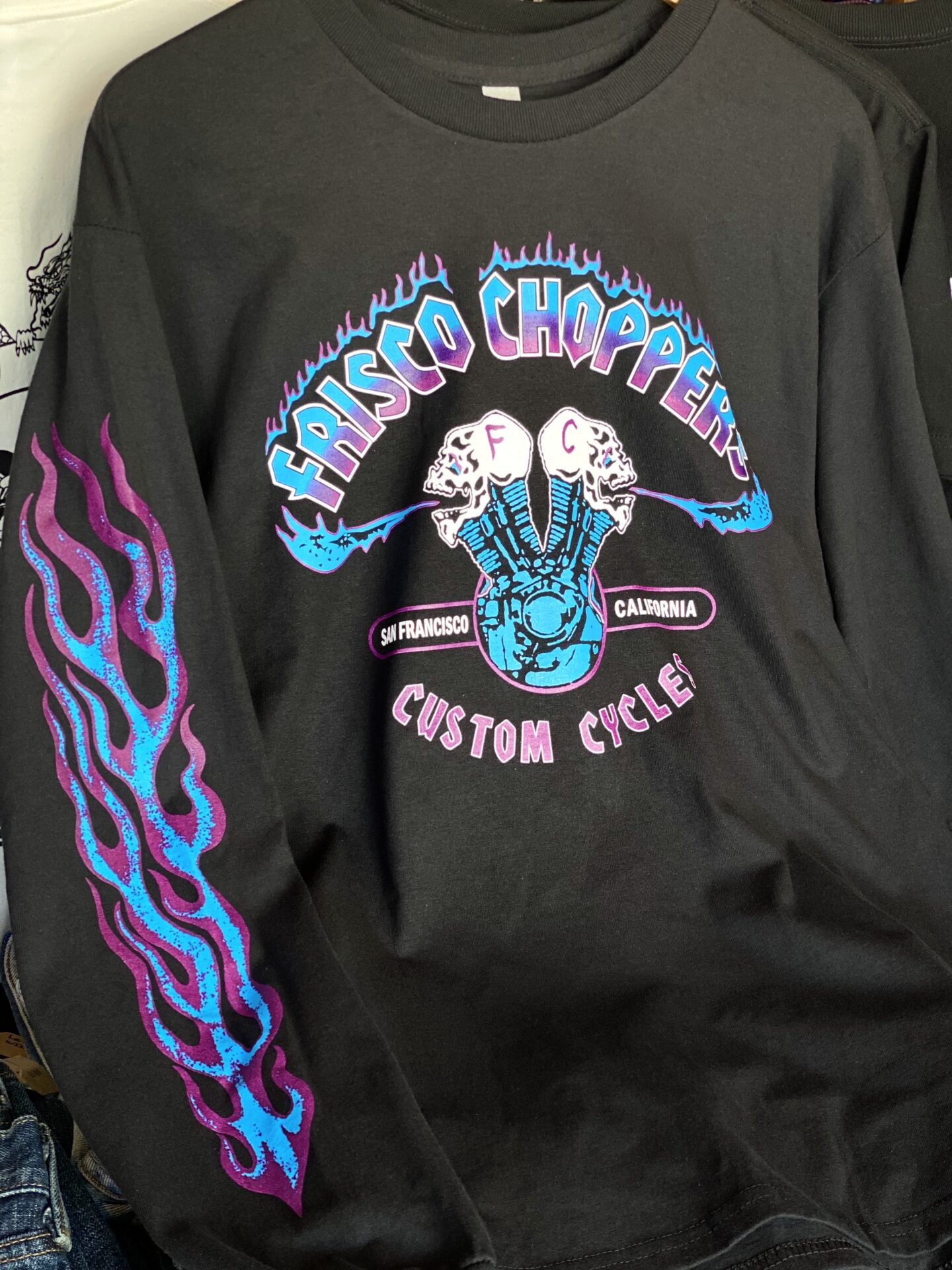FRISCO CHOPPERS “TRADE MARK” SKULL MOTOR 長袖Tシャツ　ブルー×パープル　レアカラー　 ロンT フリスコチョッパーズ　バイカー　袖フレイムス　袖プリント　スリーブプリント　バイカーファッション　バイカーズTee エンジン　髑髏　サンフランシスコ　チョッパー　ハーレーダビッドソン　HARLEY DAVIDSON アメカジ　ブラック