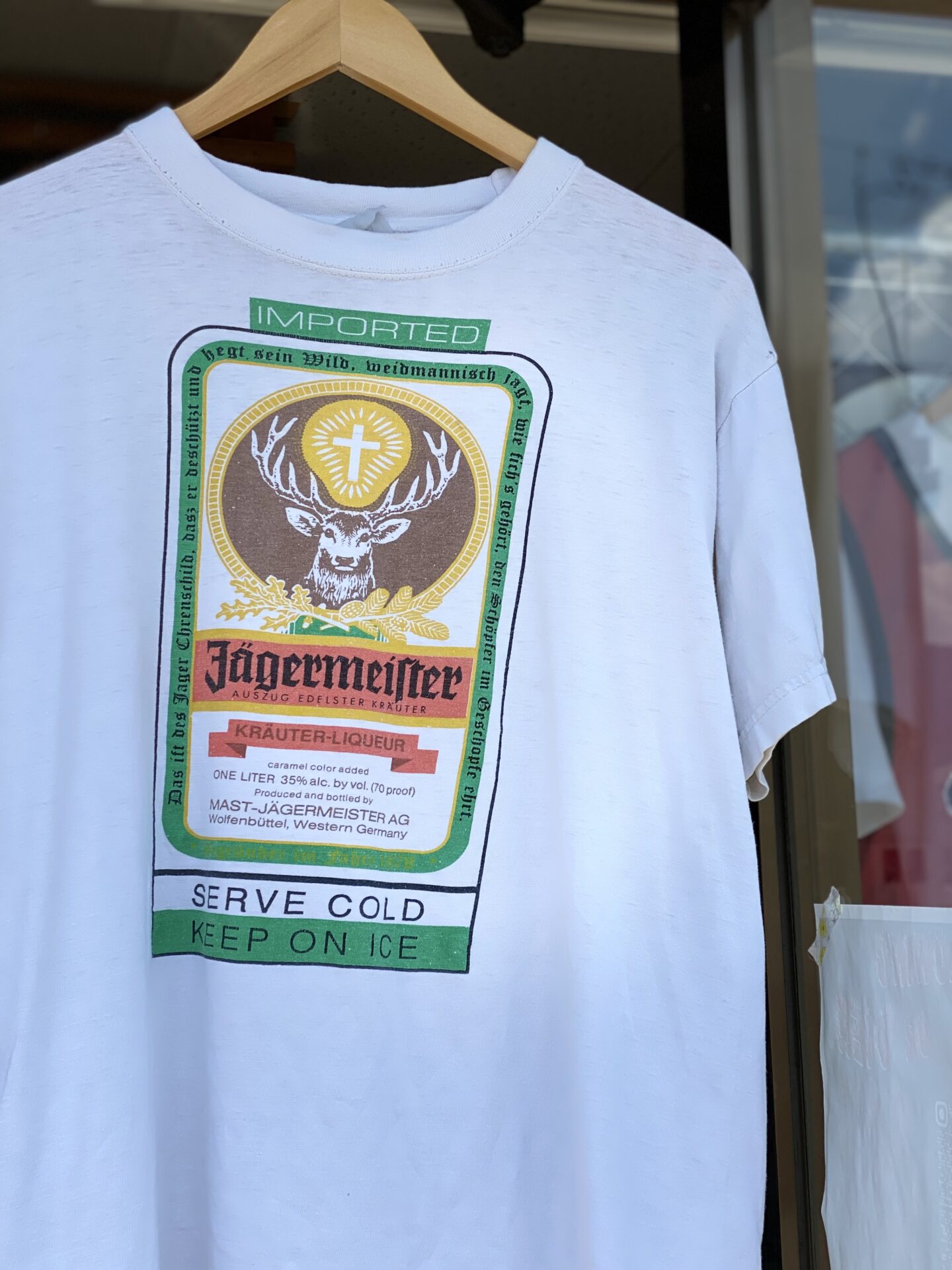 90~00’s Jägermeister “… so smooth” 半袖Tシャツ　実寸Mサイズ程　白Tシャツ　ホワイト　イェーガーマイスター　イエーガーマイスター　リキュール　アルコール　酒　ハーブリキュール　おじさん　かわいい　シカ　鹿　アニマル　十字架　古着　jagermeister ドイツ　ヨーロッパ　ユーロ