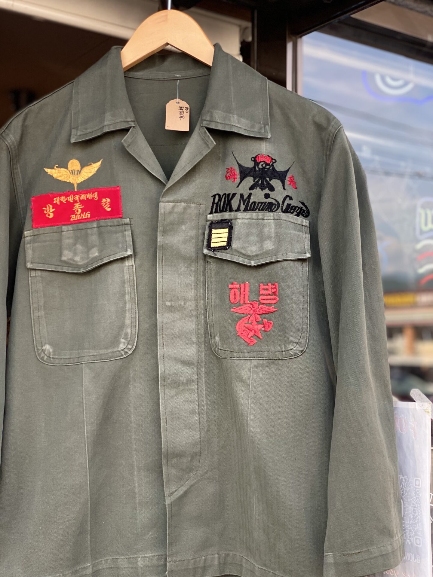 80&#8217;s 大韓民国海兵隊　ROK Marine Corps ミリタリーユーティリティシャツ　実寸Mサイズ程　韓国軍　ROKMC 대한민국 해병대　ミリタリーシャツ シャツジャケット　オリーブグリーン　ヘリンボーン　刺繍　ODジャケット　韓国海兵隊　K-POP 韓国ファッション　y2k HBT