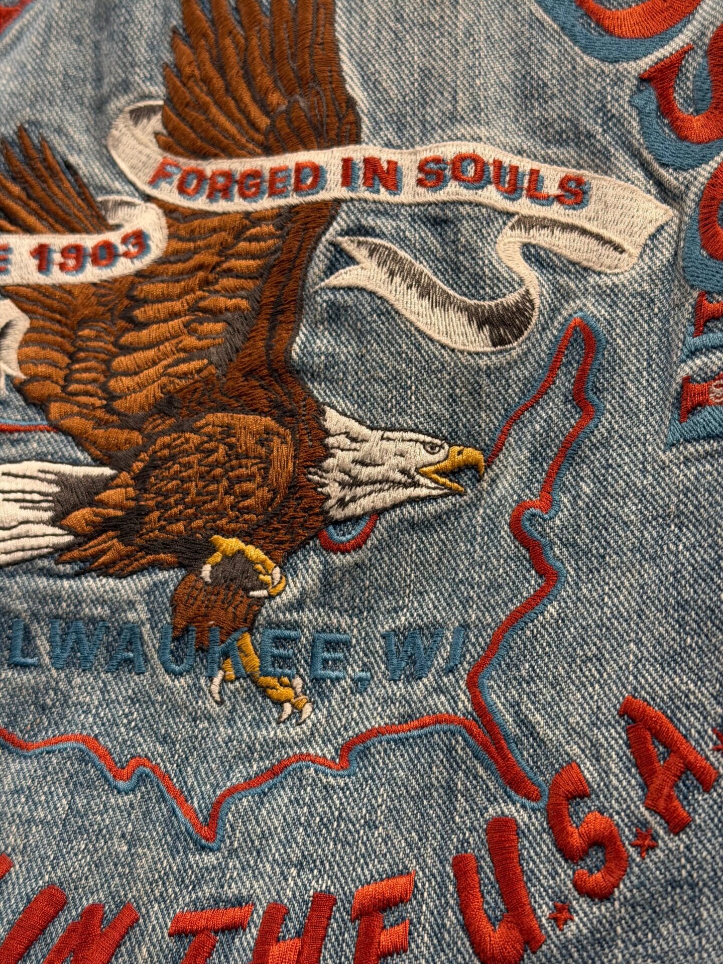 HARLEY-DAVIDSON "BORN IN THE U.S.A." 刺繍入りデニムベスト Lサイズ カットオフ デニムジャケット ハーレーダビッドソン イーグル アメカジ バイカー バイク Gベスト 古着