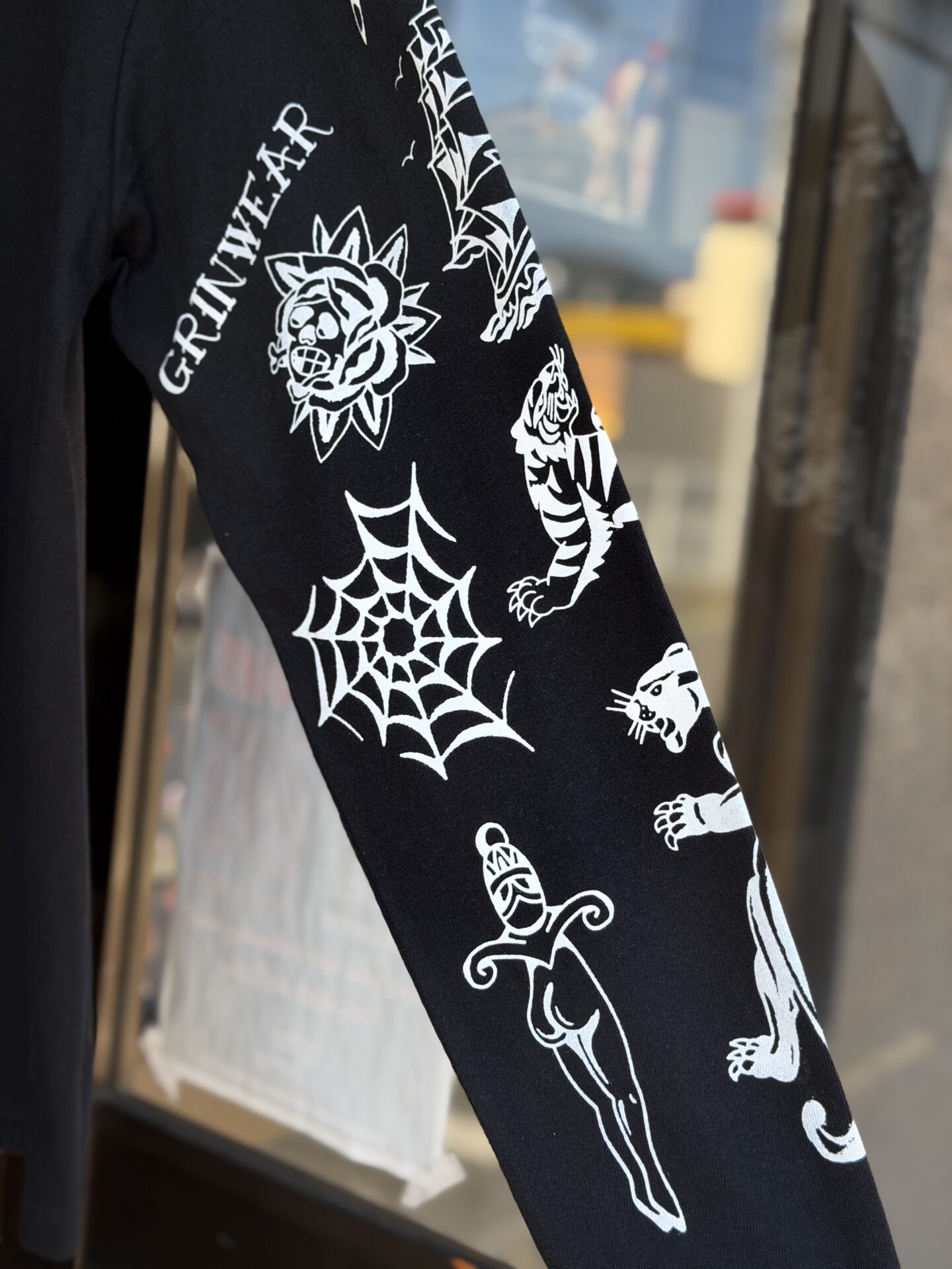 GRINWEAR×LOOSE NEEDLE TATTOOING LETHERS タトゥースリーブプリント